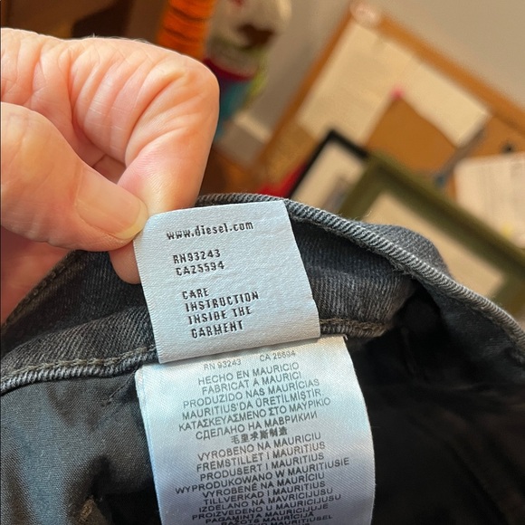 Diesel black denim button fly men’s jeans. Waist 40 length 32 NWT. - Picture 15 of 16